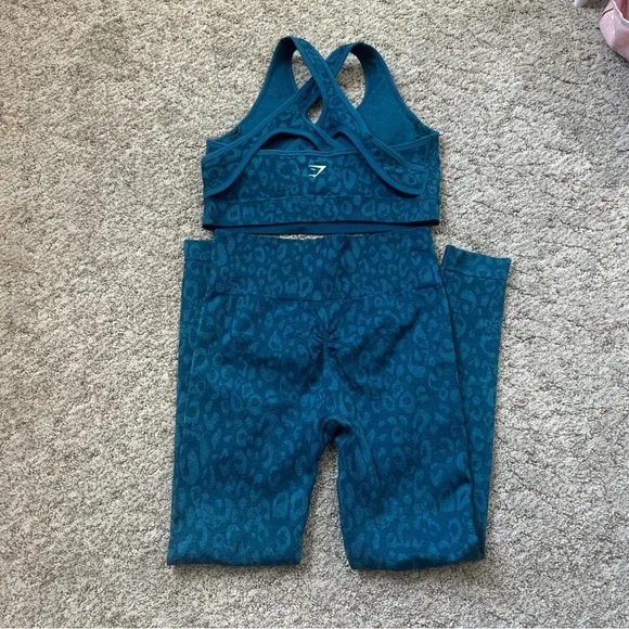 Gymshark set - Picture 2 of 2